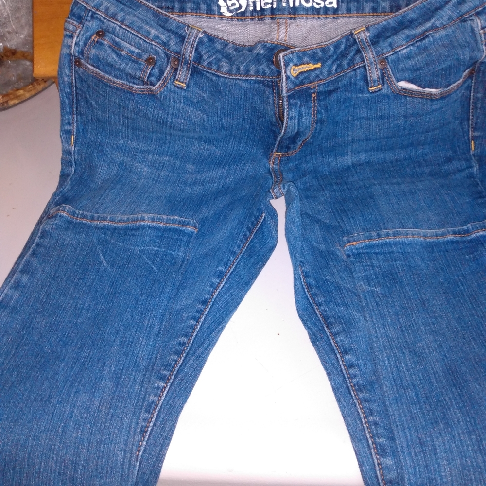 Jesns - Picture 3 of 3